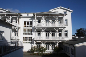 Отель Ferienwohnung im Ostseebad Göhren in Strandnähe, Kurhaus Nordstrand,Nähe Binz und Sellin  Гёрен